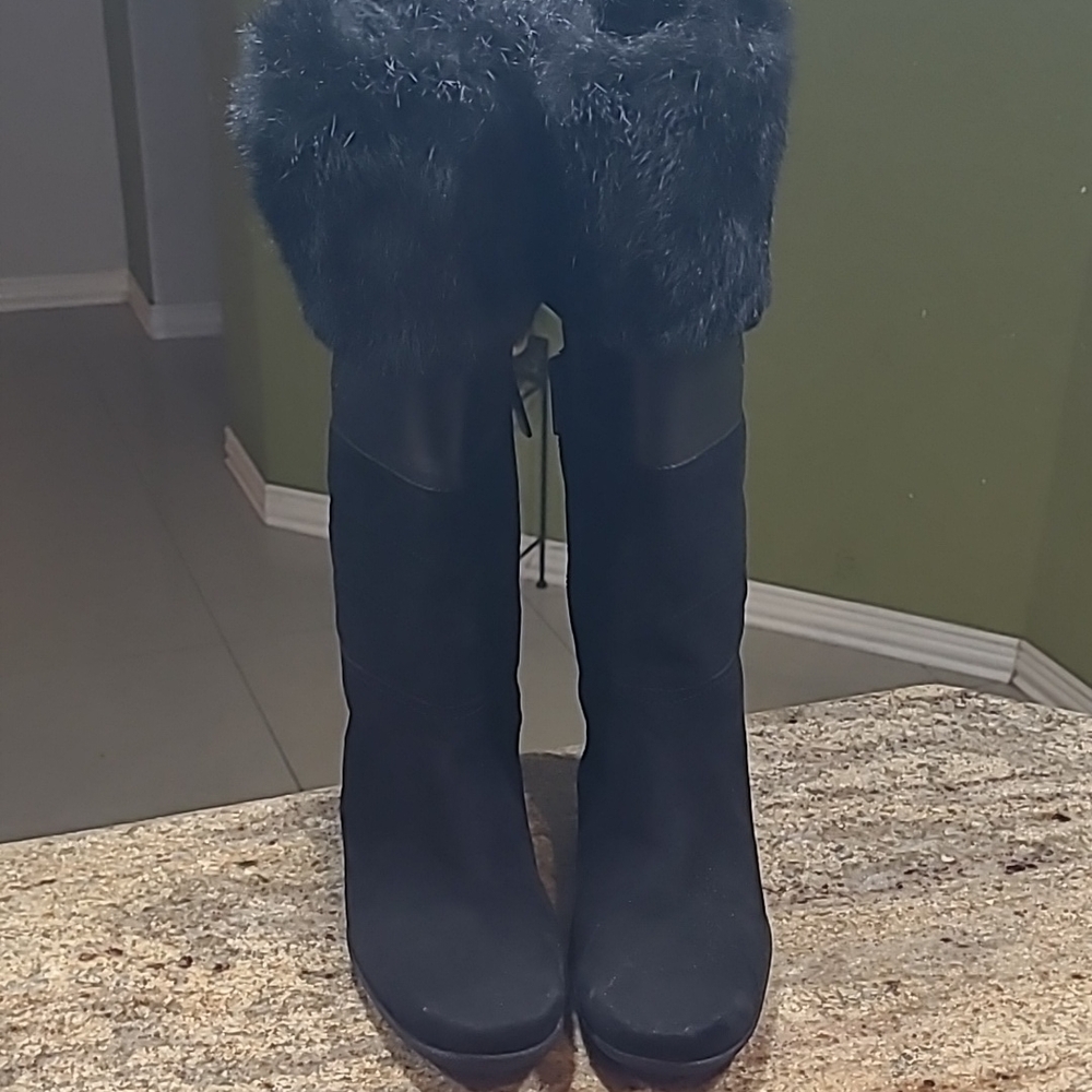 Tod's Black Suede Fur Trim Side Zipper Boots Size 8.5-9